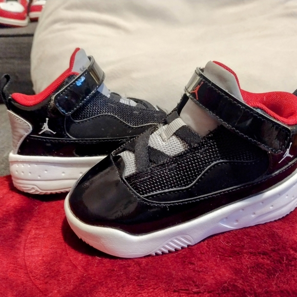 Sz. 7c Jordans - Picture 3 of 6